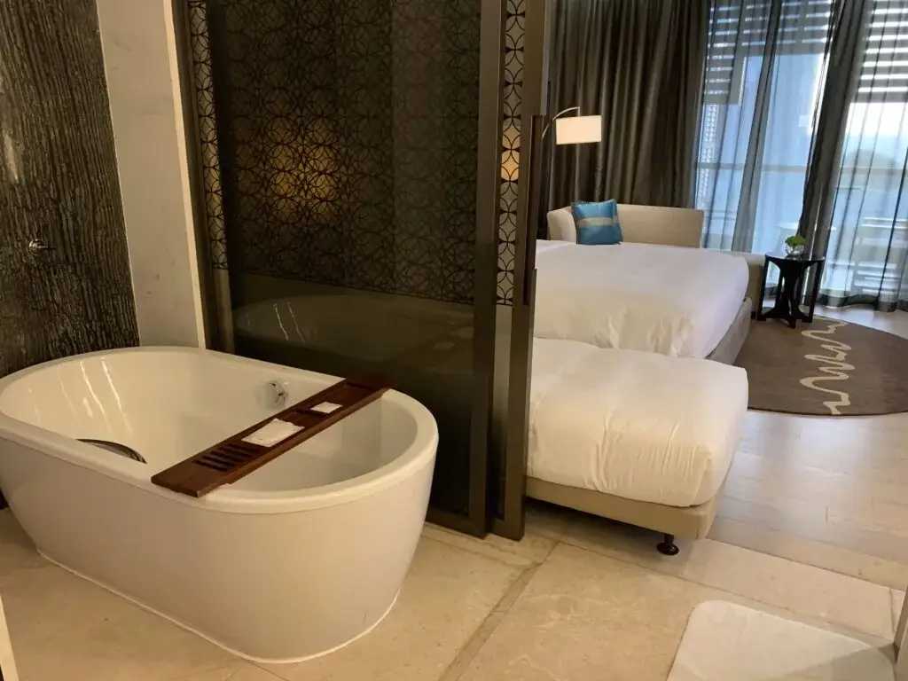 Bath tub - Park Hyatt Abu Dhabi Review