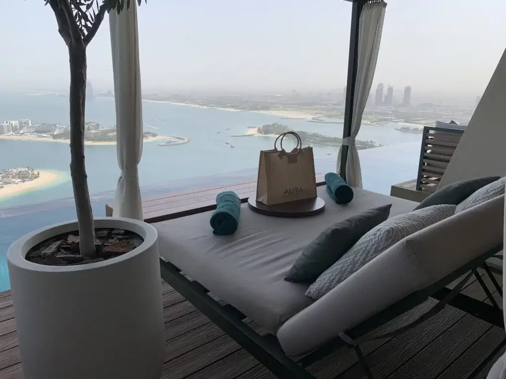 Aura Skypool Dubai - Cabana