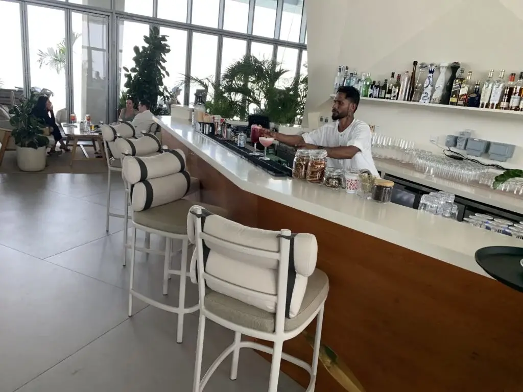 Aura Skypool Dubai Lounge